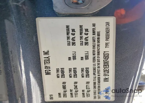 2019 Tesla Model 3 z USA, uszkodzony, nr VIN 5YJ3E1EBXKF450371